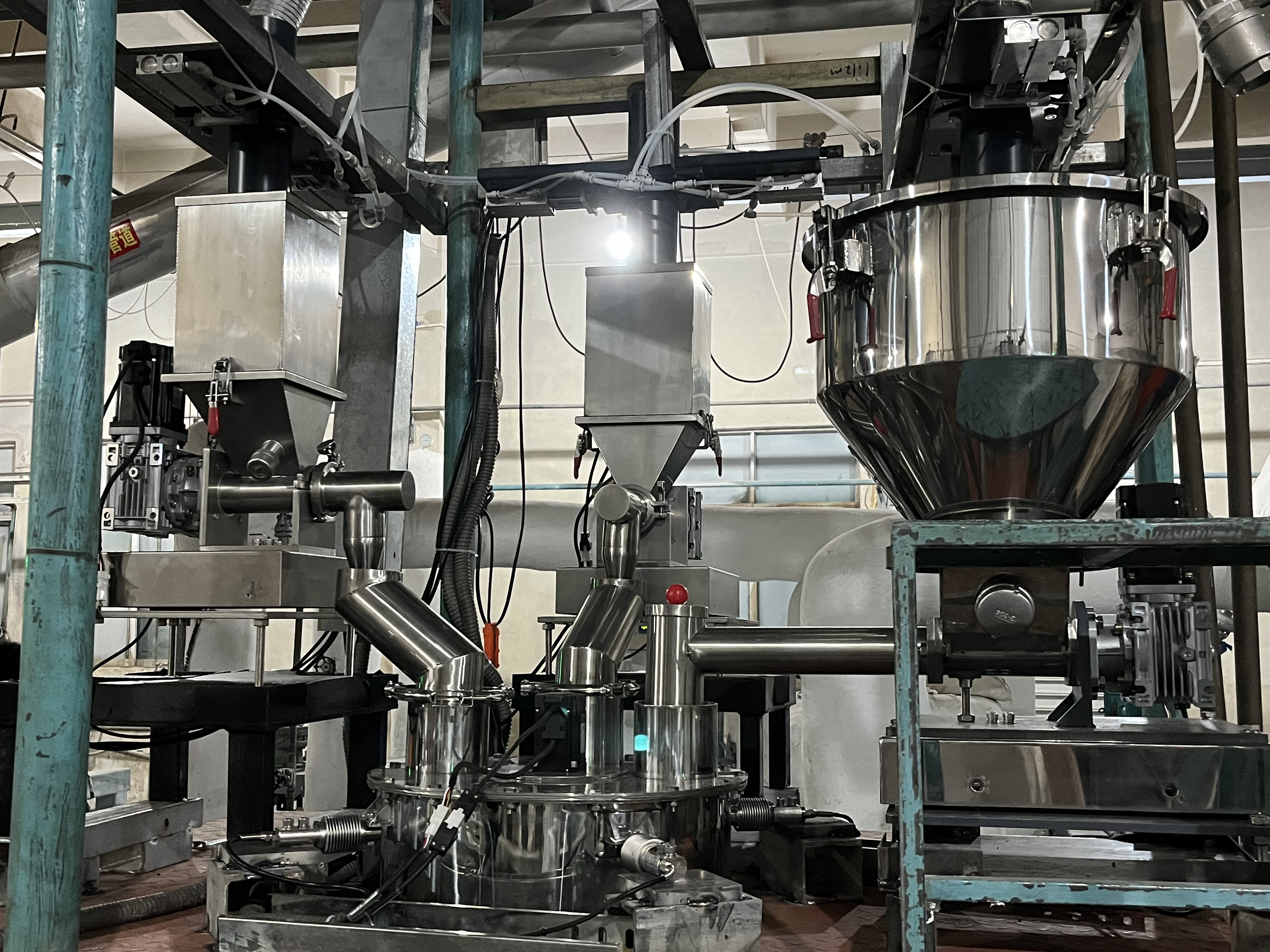 失重秤是什么，在色母機中起到什么作用？